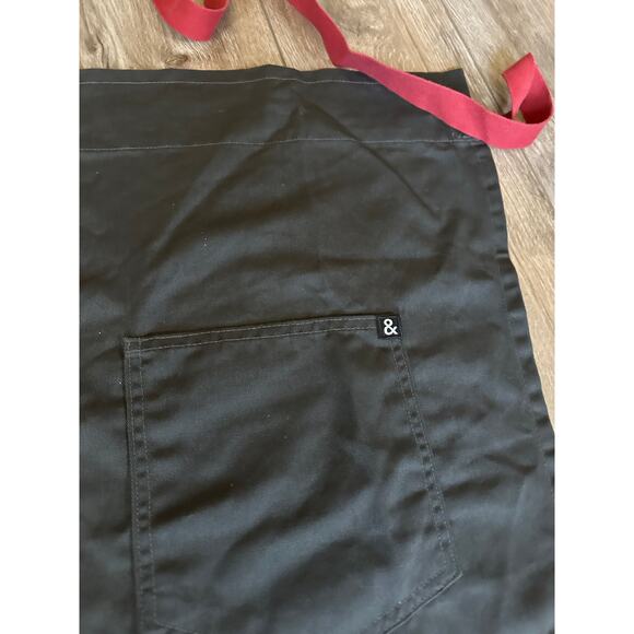 Hedley & Bennett Bistro Apron Charcoal Gray with Maroon Straps - Picture 5 of 10